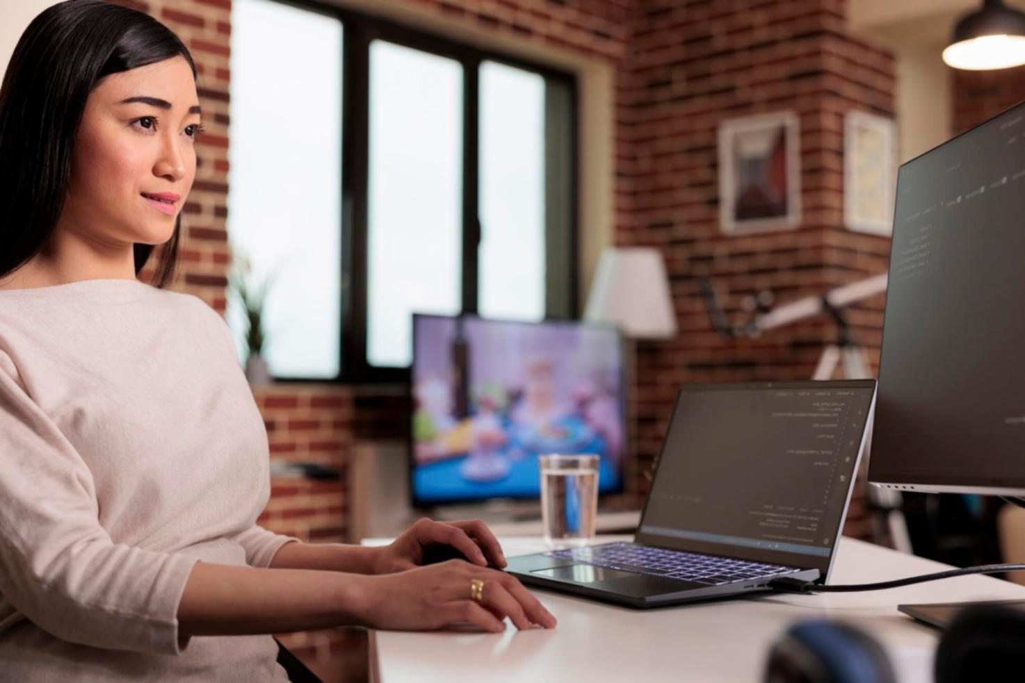 Mobil oyun grafik tasarımı eğitim materyalleri ve dijital çizim araçları